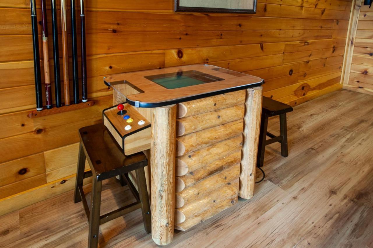 Bear Crossing Mtn View Game Room 개틀린버그 외부 사진